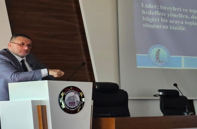 Türker Göksel Rahmiye Sare Palalı Teknik Koleji öğretmen ve öğrencileriyle “Genç Liderler”  konulu” konferansta bir araya geldi